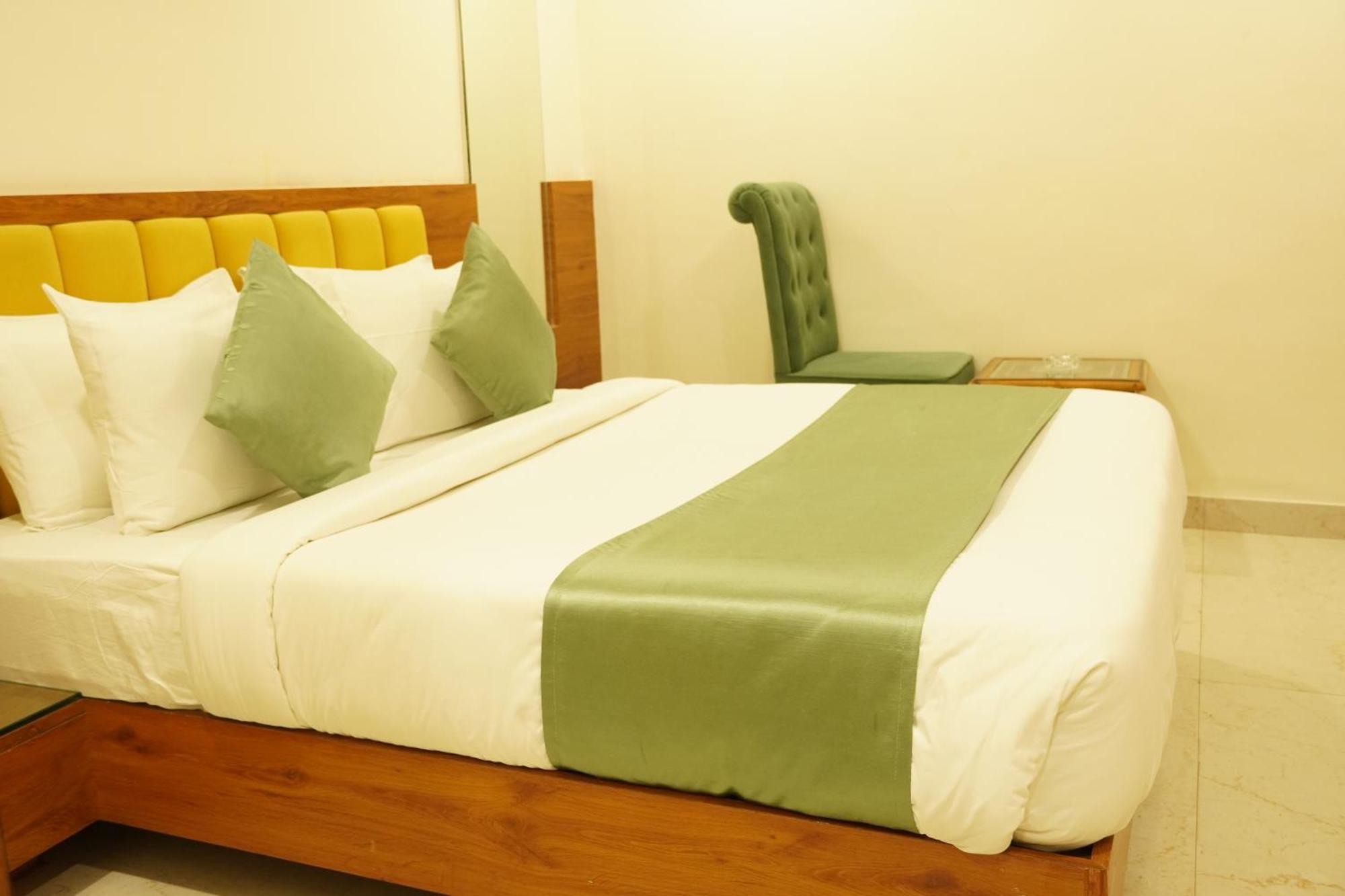 Hotel Eleven Heights ボーパール エクステリア 写真