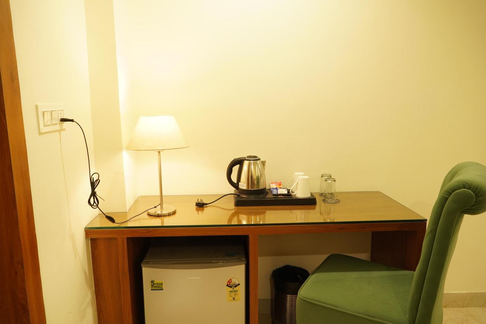 Hotel Eleven Heights ボーパール エクステリア 写真
