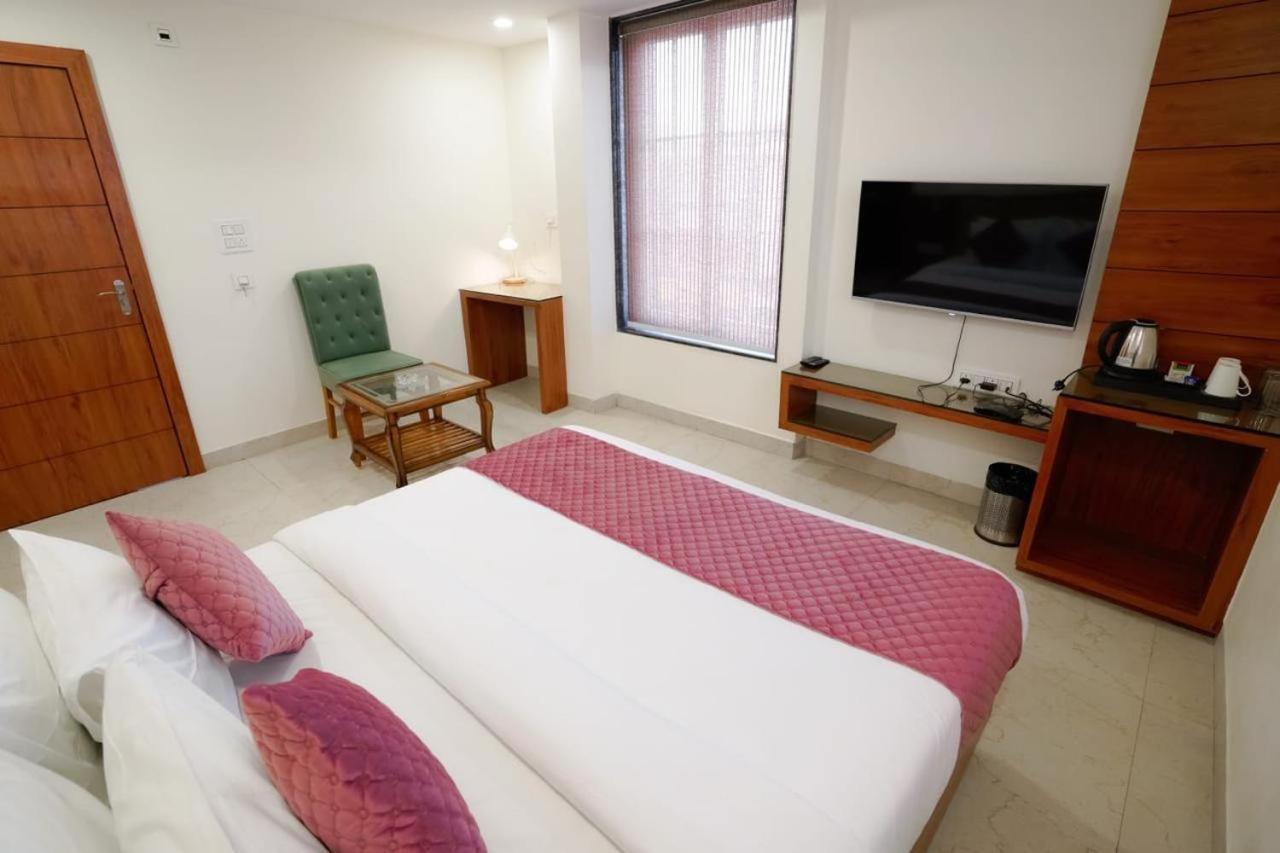 Hotel Eleven Heights ボーパール エクステリア 写真